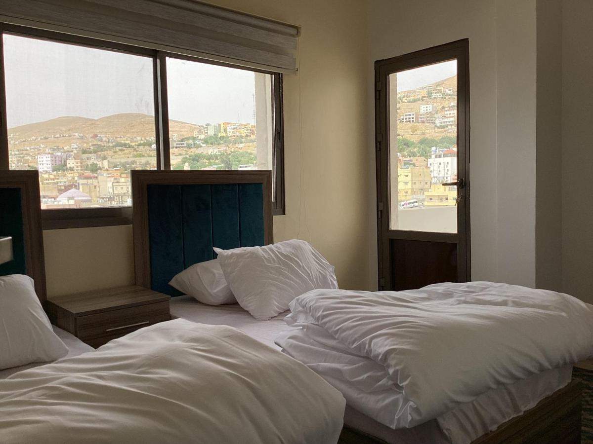 Ferienwohnung Zaina Apt Wadi Musa Exterior foto